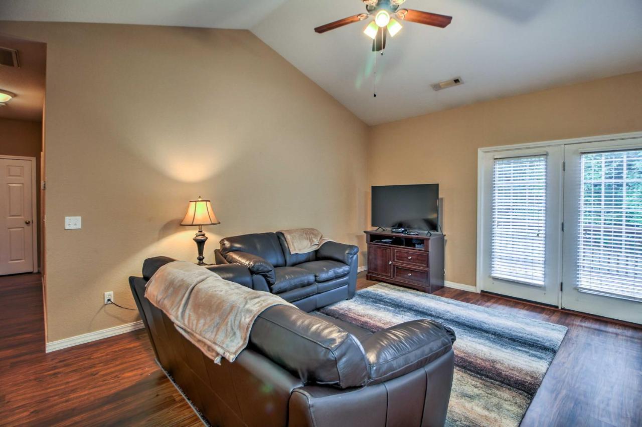 Branson Home With Deck Walk To The Strip And Creek! エクステリア 写真